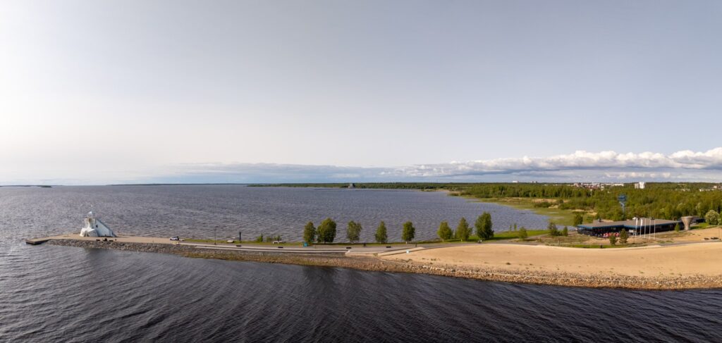 Panoramic view to Nallikari Lighthouse