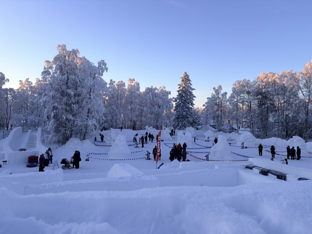 Nallikari Snow Fest lumenveistotapahtuma Nallikarissa helmikuussa 2026