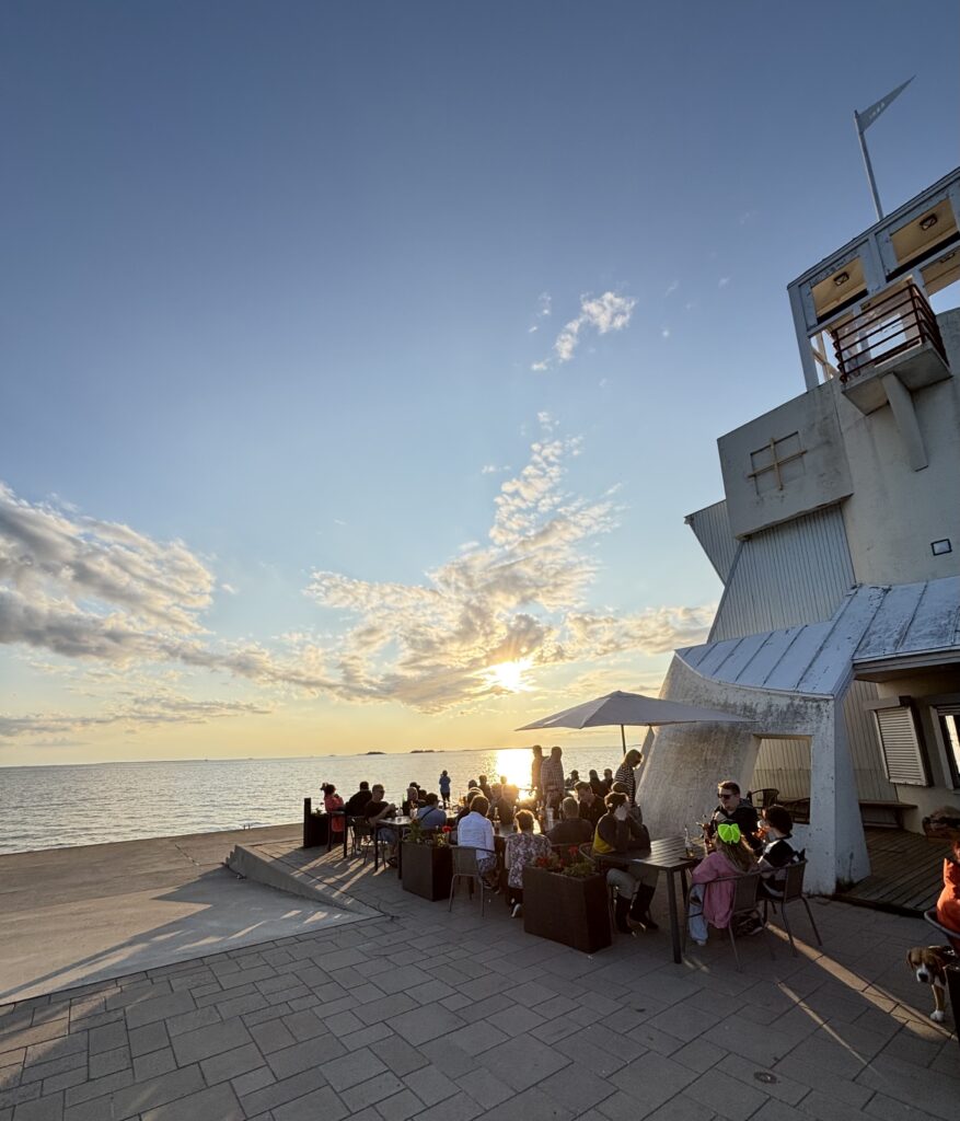 Bootin majakka on ihana kesäkahvila Oulun Nallikarin kuuluisalla majakalla.