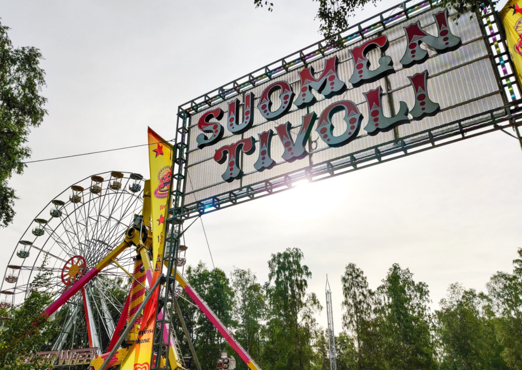 Suomen Tivoli on koko kesän viipyvä huvipuisto Oulun Nallikarissa